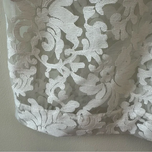 Banana Republic Sheer Mesh Floral Lace Sleeveless Blouse - White - Picture 2 of 7